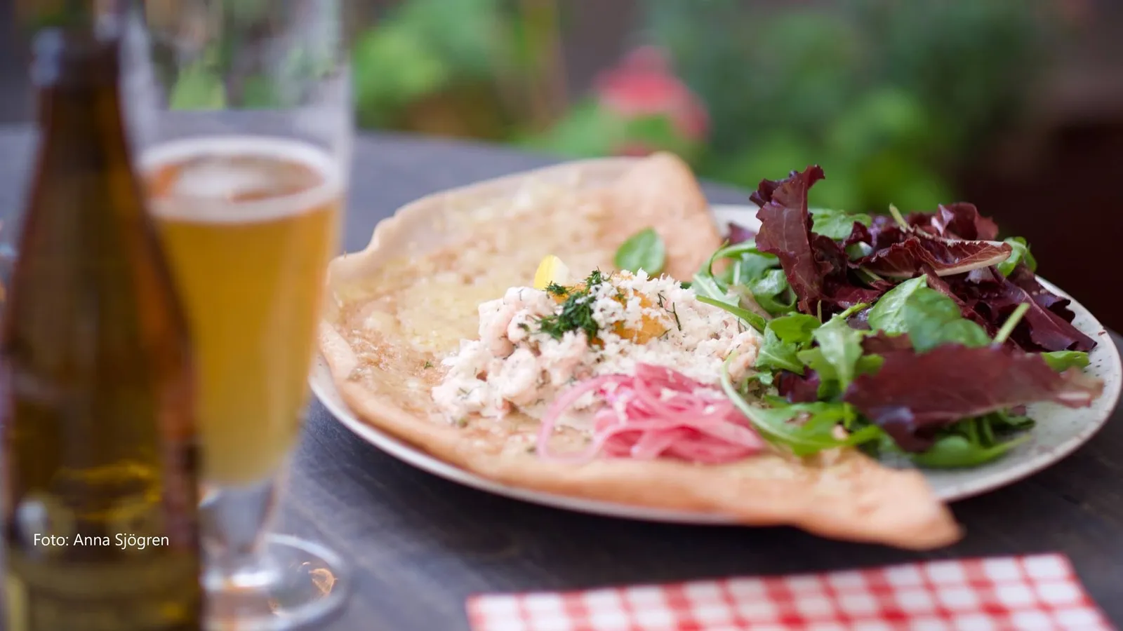 French Crêpes in a Borgholm Courtyard